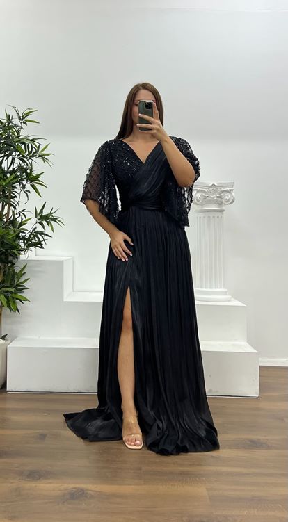 Abito da sera taglie forti nero con dettagli ricamati