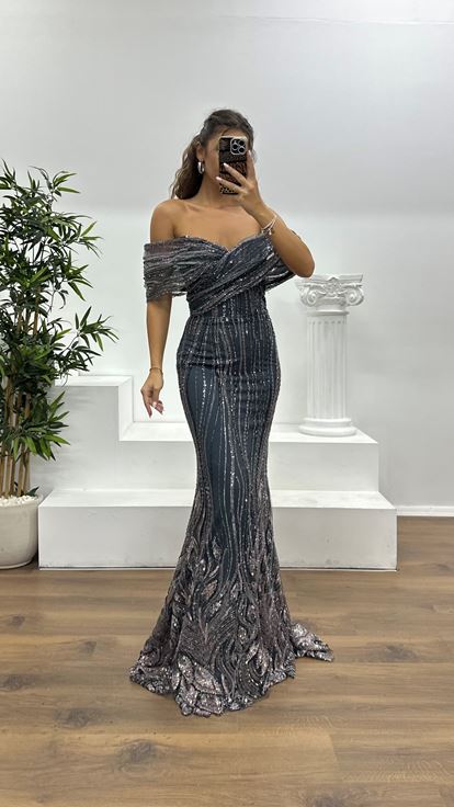 Gri Madonna Yaka İşlemeli Abiye Elbise