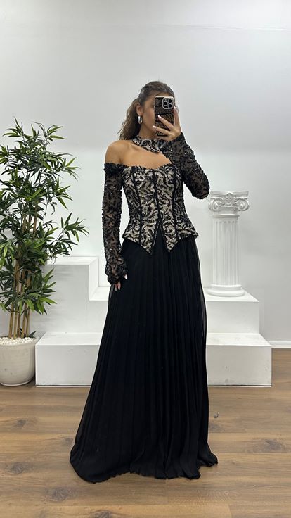 Siyah Kayık Yaka Abiye Elbise