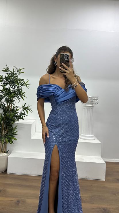 İndigo Sırt Detay İşlemeli Abiye Elbise