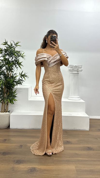 Gold Sırt Detay İşlemeli Abiye Elbise