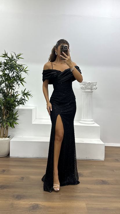 Siyah Sırt Detay İşlemeli Abiye Elbise