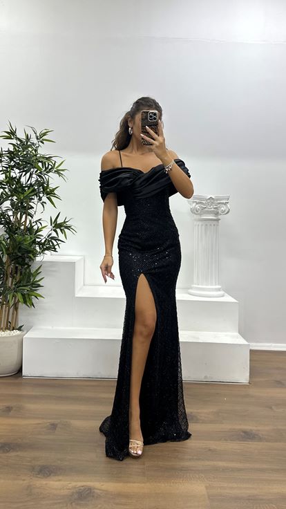 Siyah Sırt Detay İşlemeli Abiye Elbise