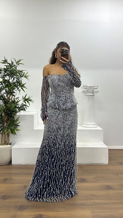 Lacivert Kayık Yaka İşlemeli Abiye Elbise