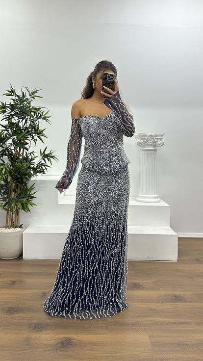 Lacivert Kayık Yaka İşlemeli Abiye Elbise