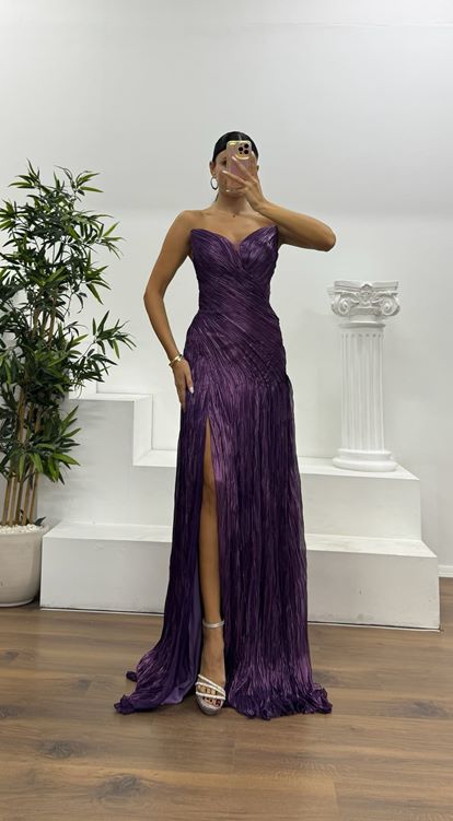 Menekşe Kalp Yaka Straplez Abiye Elbise