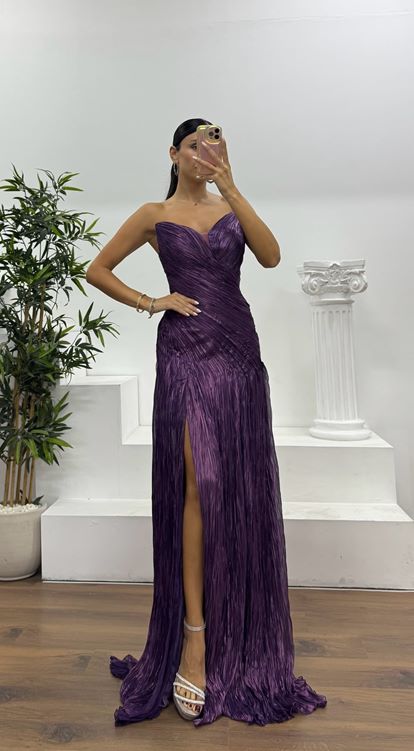 Menekşe Kalp Yaka Straplez Abiye Elbise