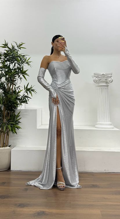 Gümüş Straplez Eldivenli Abiye Elbise