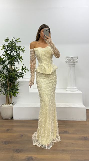 Bej Kayık Yaka İşlemeli Abiye Elbise