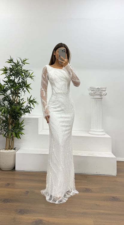 Beyaz Asimetrik Yaka İşlemeli Abiye Elbise