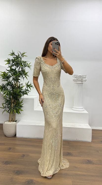 Krem Kısa Kollu Özel El İşlemesi Abiye Elbise