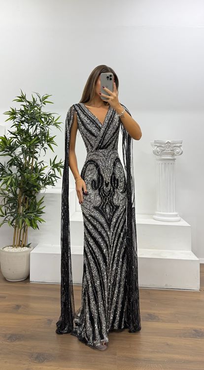 Siyah Sırt Detay Özel El İşlemesi Abiye Elbise