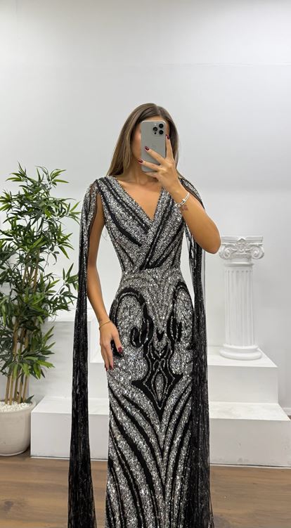 Siyah Sırt Detay Özel El İşlemesi Abiye Elbise