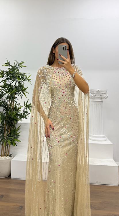 Krem-Fuşya Pelerin Detay Özel El İşlemesi Abiye Elbise