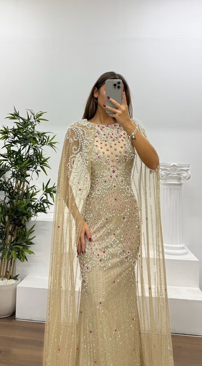 Krem-Fuşya Pelerin Detay Özel El İşlemesi Abiye Elbise