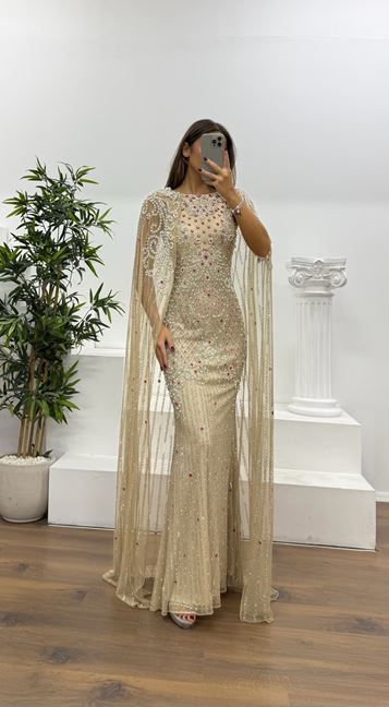 Krem-Fuşya Pelerin Detay Özel El İşlemesi Abiye Elbise