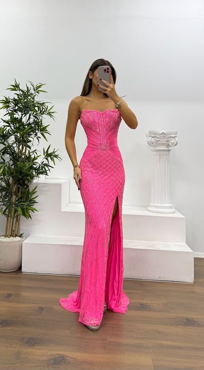 Pembe Straplez Özel El İşlemesi Abiye Elbise