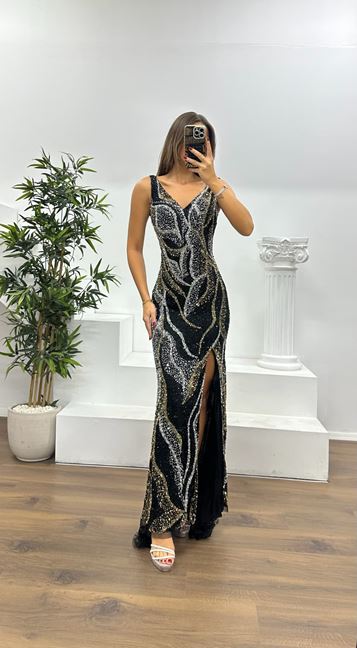 Siyah-Gold V Yaka Askılı Özel El İşlemesi Abiye Elbise