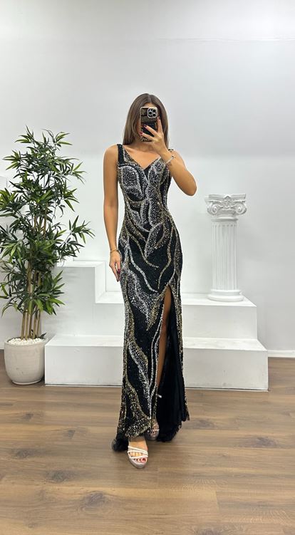 Siyah-Gold V Yaka Askılı Özel El İşlemesi Abiye Elbise