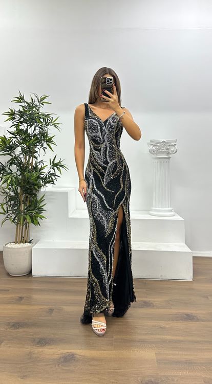 Siyah-Gold V Yaka Askılı Özel El İşlemesi Abiye Elbise