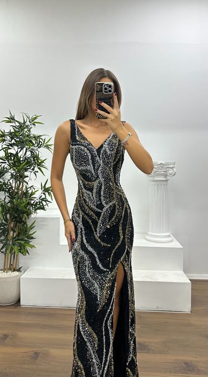 Siyah-Gold V Yaka Askılı Özel El İşlemesi Abiye Elbise