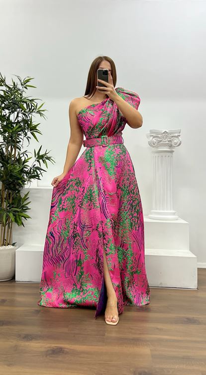 Fuşya Tek Omuz Desenli Büyük Beden Abiye Elbise