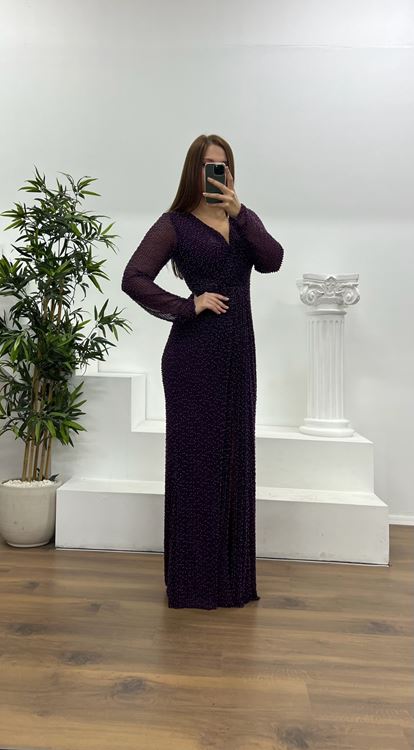 Abito da sera viola con scollo a V e decorazioni di perle  taglie forti 