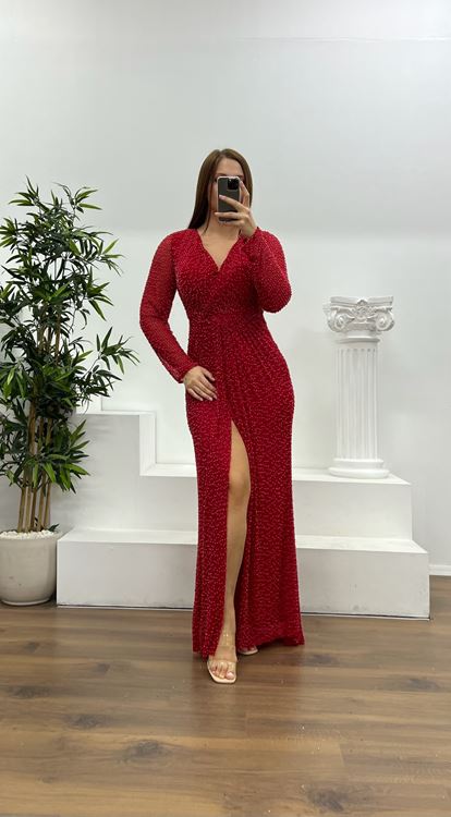 Abito da sera taglie forti rosso con scollo a V e decorazioni di perle