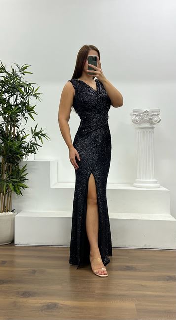 Black Straped Sequined Plus Size Evening Dress