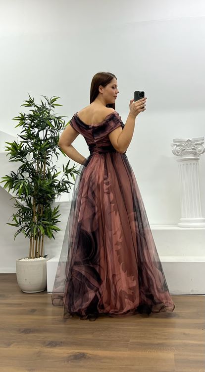 Siyah-Soğan Madonna Yaka Desenli Tül Büyük Beden Abiye Elbise