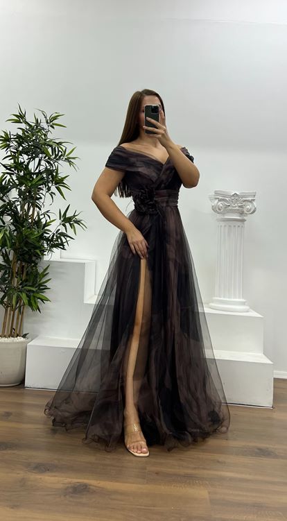 Siyah-Kahve Madonna Yaka Desenli Tül Büyük Beden Abiye Elbise