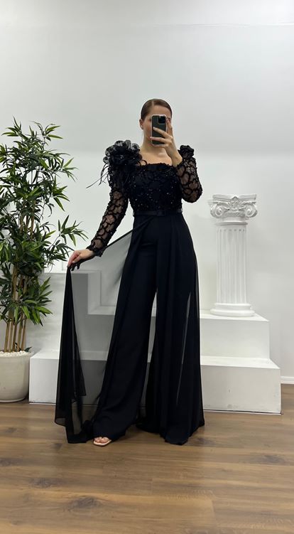 Tuta da sera nera ricamata taglie forti