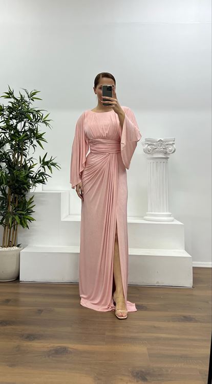 Vestido de noche rosa empolvado de talla grande con mangas murciélago y brillo