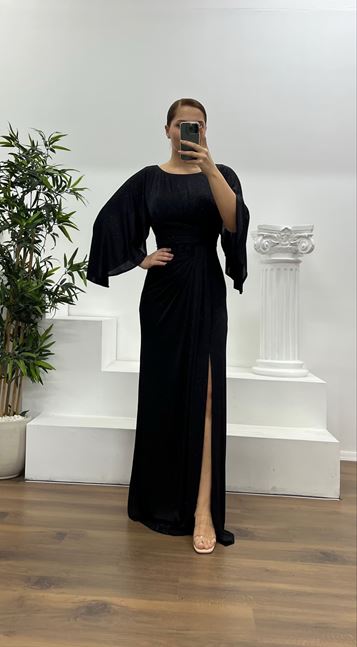 Schwarzes, glitzerndes Abendkleid in Übergröße mit Fledermausärmeln