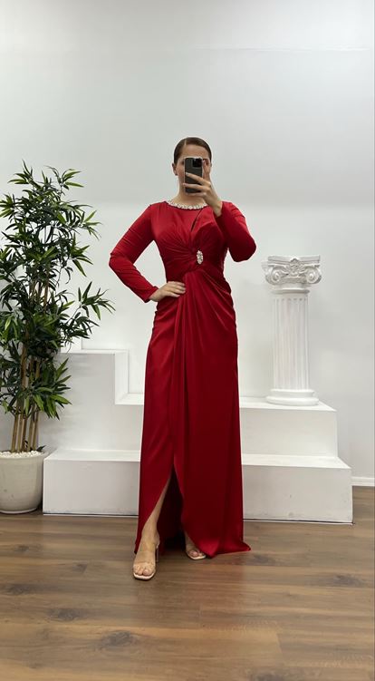 Kırmızı Yaka Taş Detay İşlemeli Saten Abiye Elbise