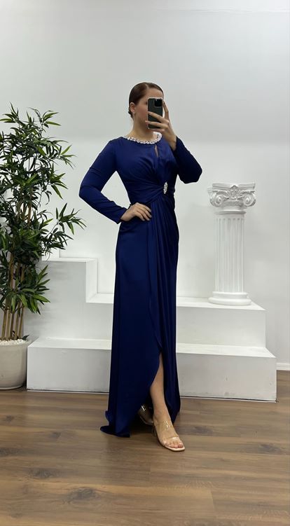 Lacivert Yaka Taş Detay İşlemeli Saten Abiye Elbise