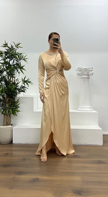 Gold Yaka Taş Detay İşlemeli Saten Abiye Elbise