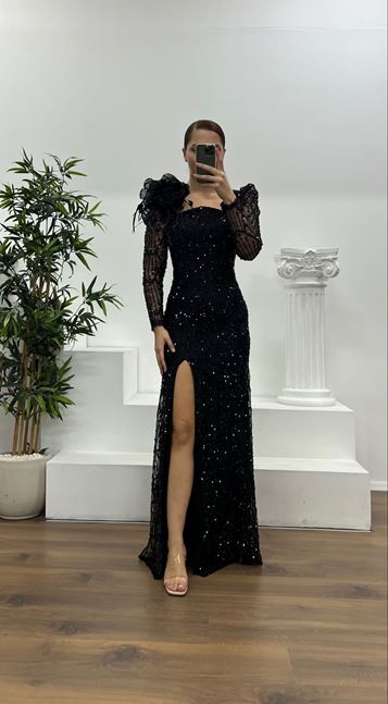 Vestido de noche negro con escote cuadrado bordado y talla grande