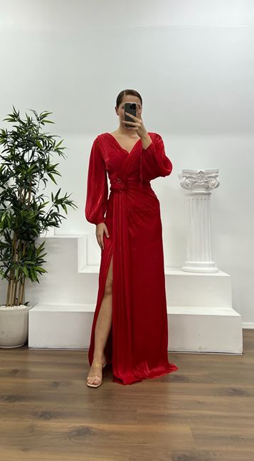 Red V-Neck Pleated Plus Size Evening Dress