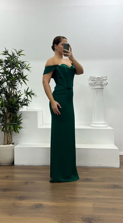 فستان سهرة كاكي بدون حمالات بمقاس كبير