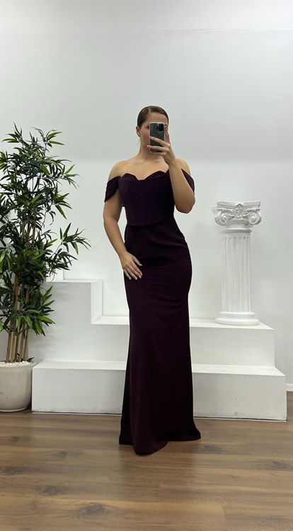 فستان سهرة بدون حمالات مقاس كبير