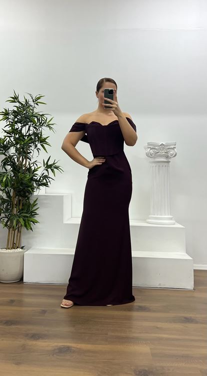 فستان سهرة بدون حمالات مقاس كبير