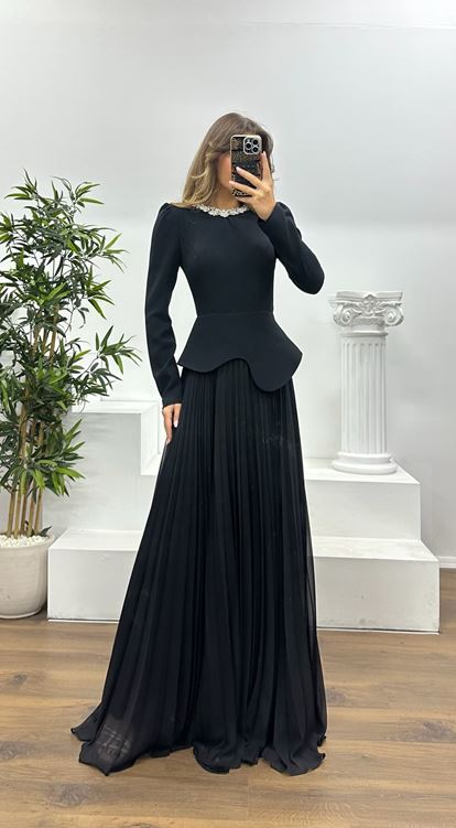 Siyah Yaka Taş Detay Piliseli  Abiye Elbise