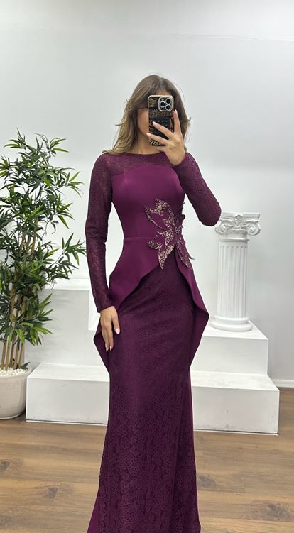 Murmur Lace Evening Dress