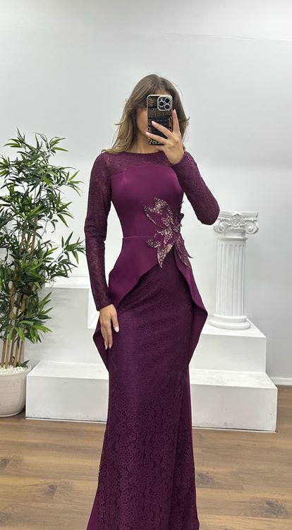 Murmur Lace Evening Dress