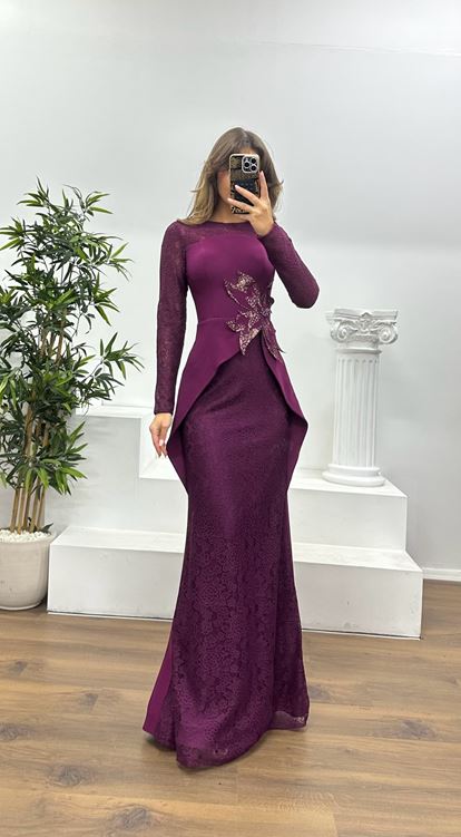 Murmur Lace Evening Dress
