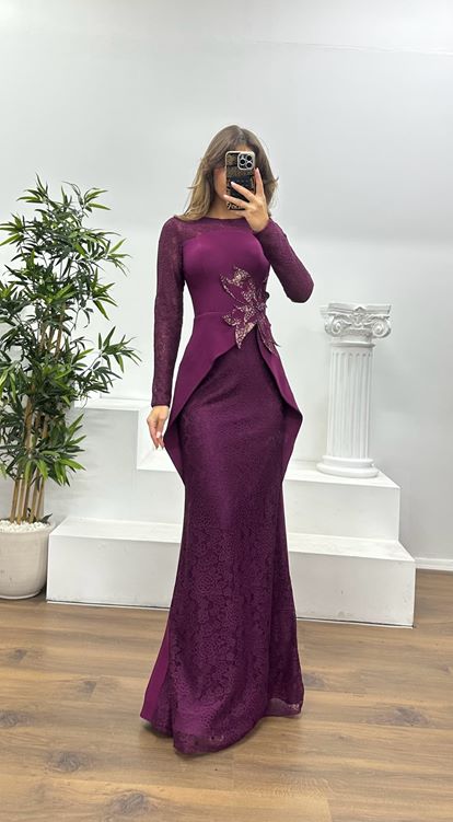 Murmur Lace Evening Dress