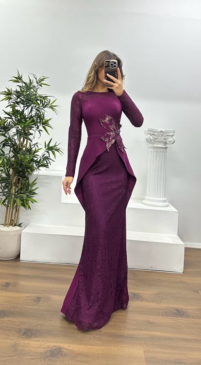 Murmur Lace Evening Dress