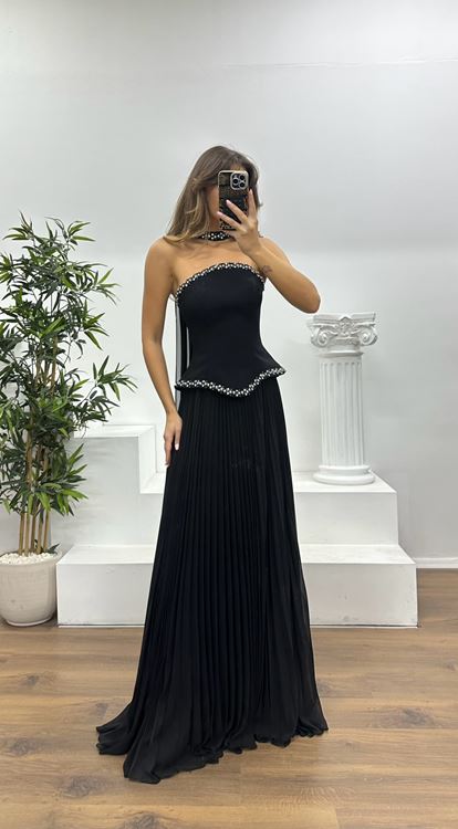 Abito da sera nero plissettato senza spalline