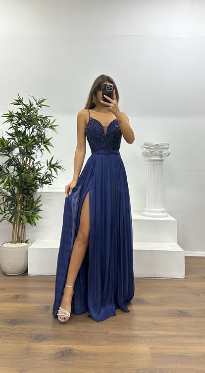 Marineblaues plissiertes Abendkleid mit Riemchenträgern